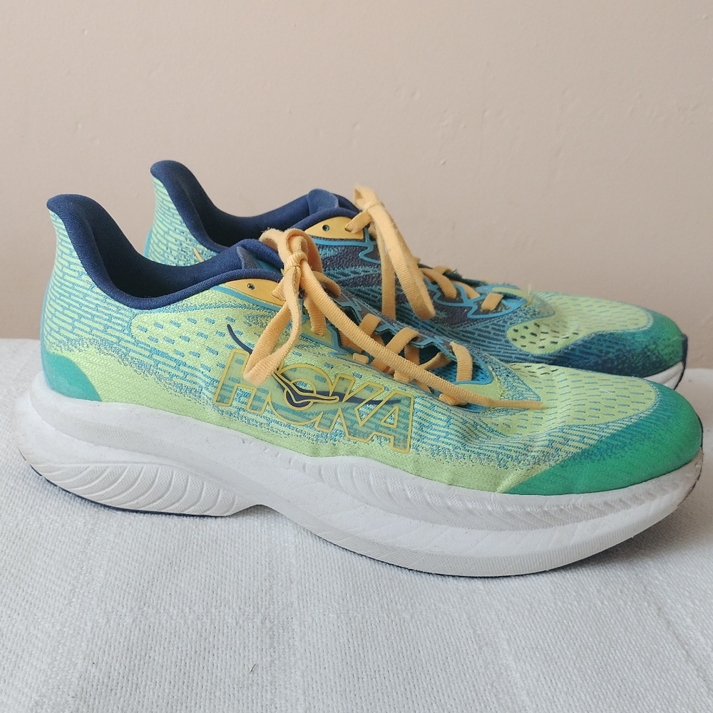 HOKA Mach 6 running shoes size 7MD